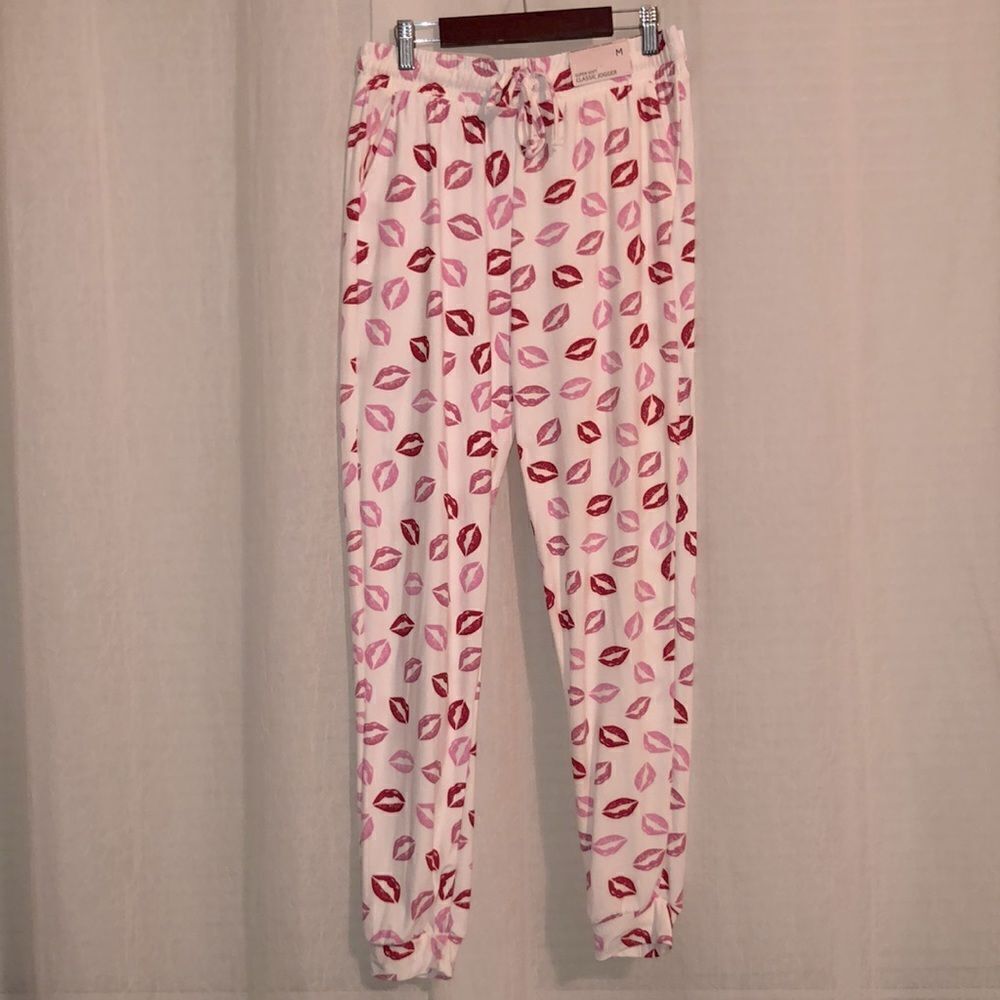 If it were me. M White Pink Red Kisses Valentine’s Super Soft Classic Jogger PJ